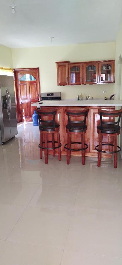 Royal Vybez Vacation Homes Spanish Town Екстериор снимка