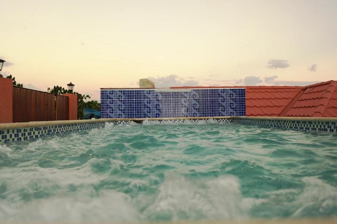 Royal Vybez Vacation Homes Spanish Town Екстериор снимка