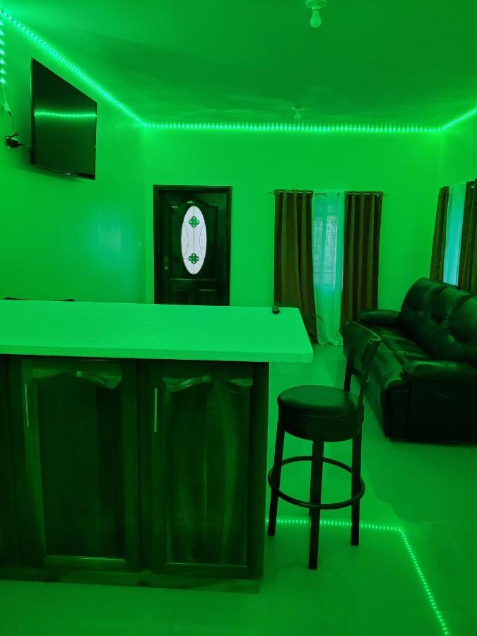 Royal Vybez Vacation Homes Spanish Town Екстериор снимка